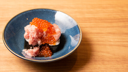いくらと中トロネギトロのこぼれ寿司