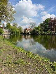 Obraz premium Minnewaterpark (Lake of Love Park) in Bruges, Belgium 