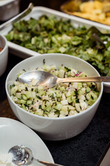 Frischer Gurke-Melonensalat mit Minze
