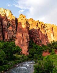 Obraz premium Canyon river at sunset