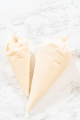 Making Simple White Royal Icing for Cookie Decorating