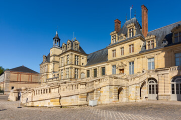 Fototapeta premium Medieval Fontainebleau palace (Chateau de Fontainebleau) in France