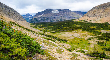 Naklejka premium Panoramic view of Glacier National Park from Siyeh Pass Trail