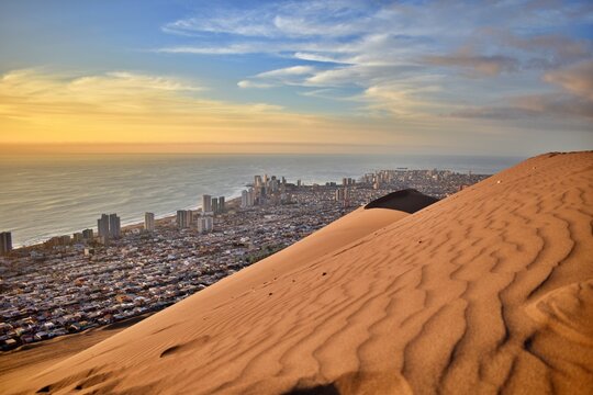 Duna Drag&oacute;n en el norte de Chile, ciudad de Iquique. 