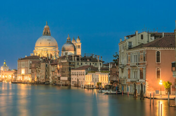 Fototapeta premium Venice, panoramic view of the Grand Canal at night
