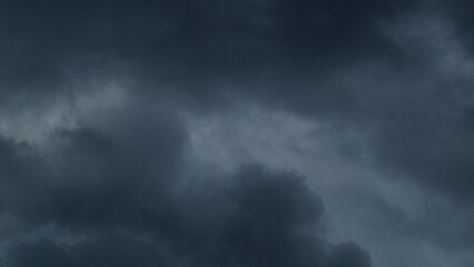 Obraz premium Abstract blue and grey pixelated cloud formation for digital art and design inspiration