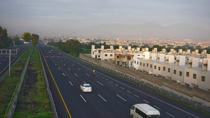 Casas en la autopista