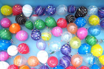 Colorful yo-yo balloons