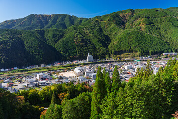 飛騨川と下呂温泉街　岐阜県下呂市