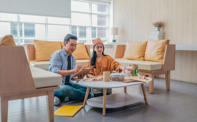 Obraz premium Startup Founders Testing Eco Packaging Ideas