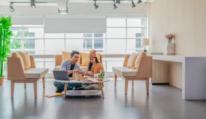 Startup Founders Testing Eco Packaging Ideas