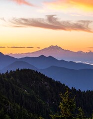 Fototapeta premium Mountain Sunrise View from Ridgetop