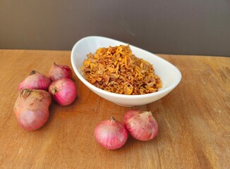 garlic and pepper,Fried sliced shallots,Indonesian called bawang goreng,crispy and savory ,aromatic,seasoning,flavor