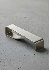 洗練された金属製ハンドル 美しい曲線デザイン