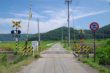 田舎の踏切