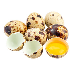 Obraz premium Fresh quail eggs isolated on white background with clipping path, whole and broken farm eggs collection By siam