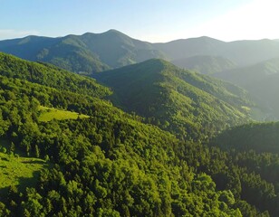 Fototapeta premium Lush green mountain range panorama