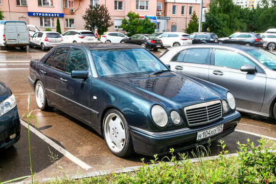 Mercedes-Benz E55 AMG