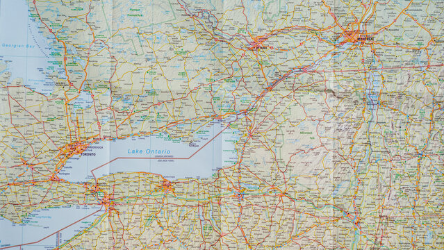 Map showing Canada on the border to USA.