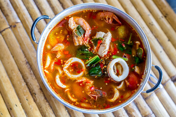 thai noodle soup with shrimp