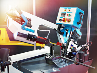Bandsaw machine