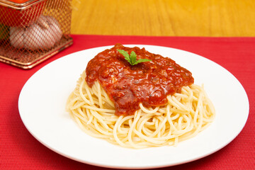 トマトミートソースのパスタ