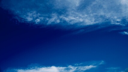 Obraz premium Brilliant Blue Sky with Towering Cumulus