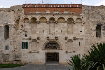 Obraz premium The Roman 'Golden Gate' in The Old Town, Split, Croatia