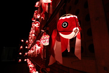 点灯された柳井市の金魚提灯