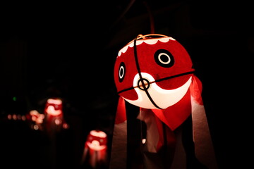 点灯された柳井市の金魚提灯