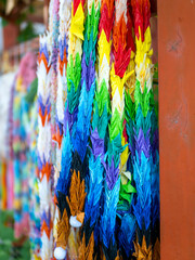 神社に奉納された千羽鶴