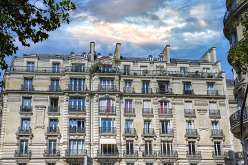 Obraz premium Paris, beautiful buildings in the 16e arrondissement, rue de la Pompe, an upscale neighborhood 