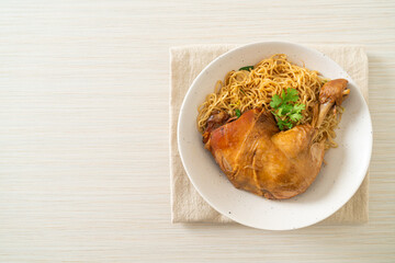 Dried Noodles with Braised Chicken