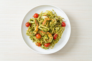 Spaghetti with seafood in homemade pesto sauce