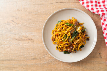 stir-fried yakisoba noodles with vegetable in vegan style