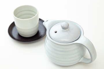 急須と湯呑み　白バック