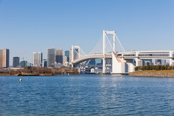 お台場海浜公園から見たレインボーブリッジ
