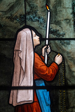 Stained glass (19th century) of Saint Bernadette Soubirous.