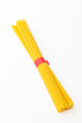 乾燥パスタ　白バック