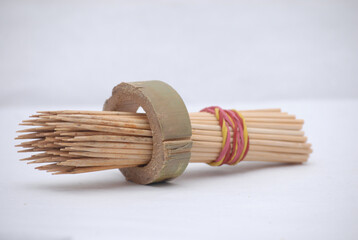 Building rustic bamboo crafts with homemade tools
