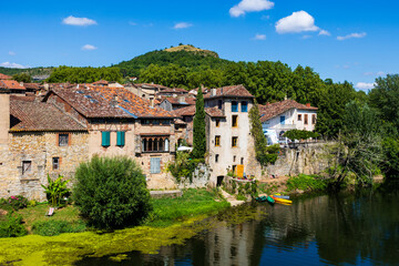 Fototapeta premium Village Houses on the Aveyron River in Saint-Antonin-Noble-Val