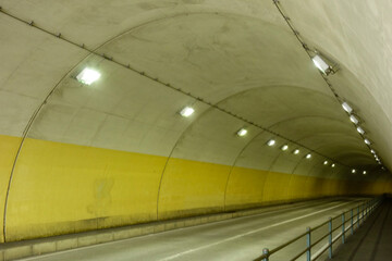 材木座海岸からから小坪へ逗子マリーナに隣接する小坪トンネル