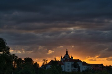 Zachód słońca. Zespół cerkiewno-klasztorny w Supraślu © Pit75Wawa