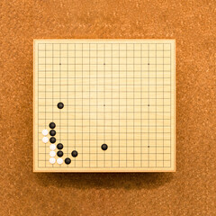 囲碁 は 中国発祥 とされる ボードゲーム 【 囲碁 の 対局 の イメージ 】
