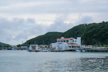 Naklejka premium 座間味島の玄関口である座間味港