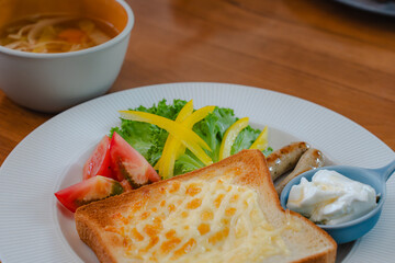 Cheese toast breakfast / チーズトーストの朝食
