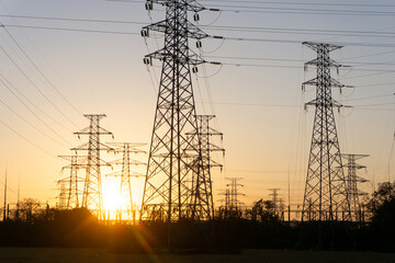 Fototapeta premium silhouette of pylon with sunset