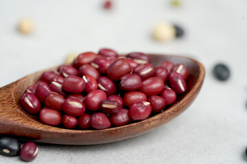 Red beans are a good source of iron, which helps nourish the blood and regulate blood conditions in the body
