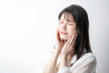 女性　ビューティー　スキンケア
