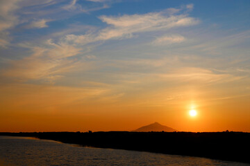 夕景の天塩川と利尻富士